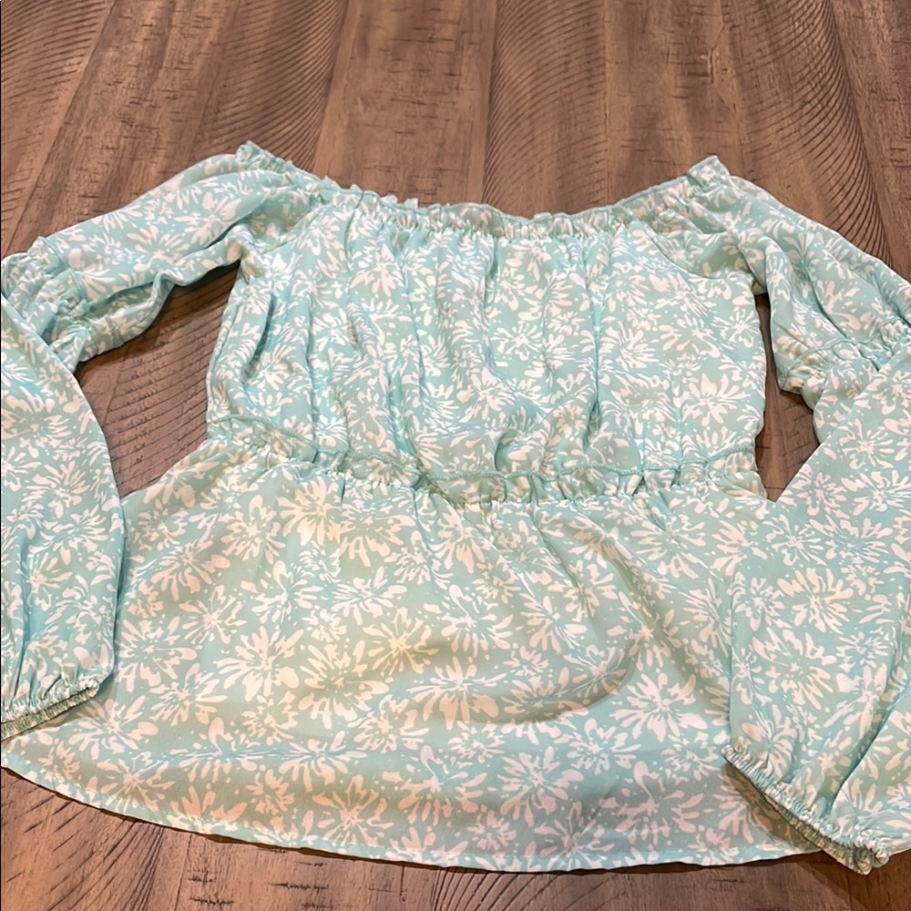 491 Floral Off-Shoulder Top in Light Blue